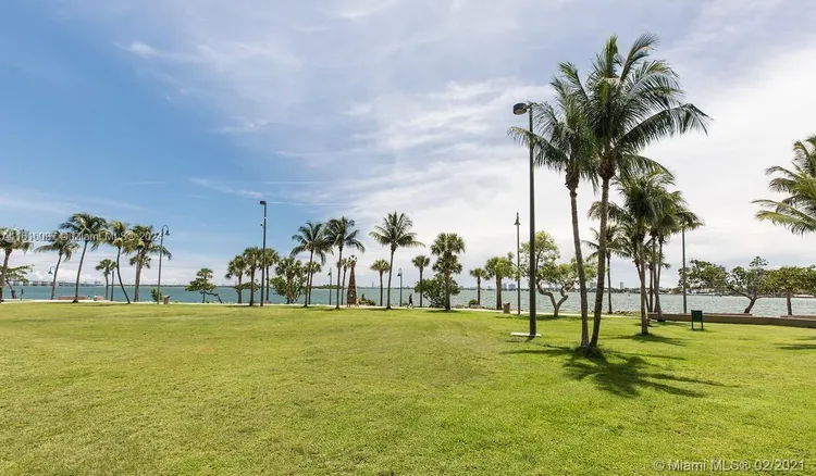 1800 Biscayne Plaza #203 image #6