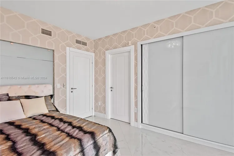 Jade Ocean #4201 image #32