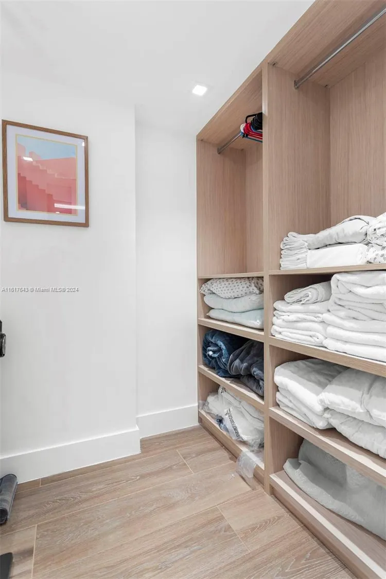 Roney Palace #929 image #13