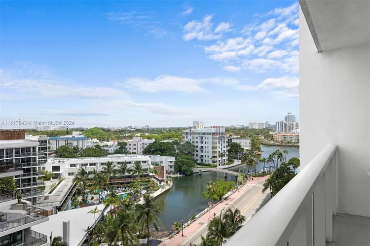 Roney Palace #929 image #17