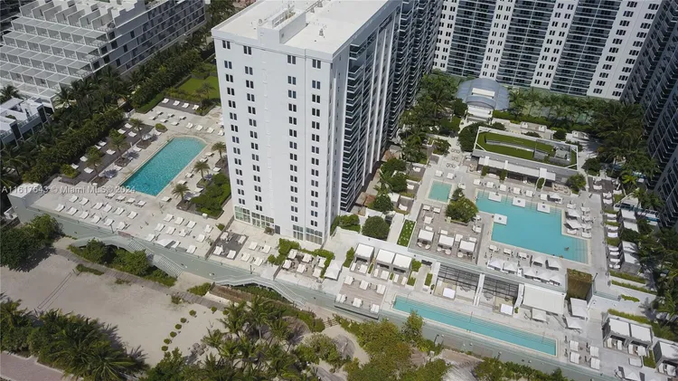 Roney Palace #929 image #35