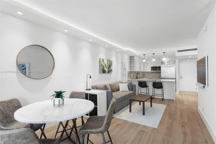 Roney Palace #929 image #8