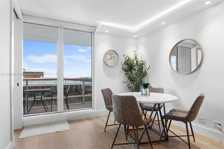 Roney Palace #929 image #9