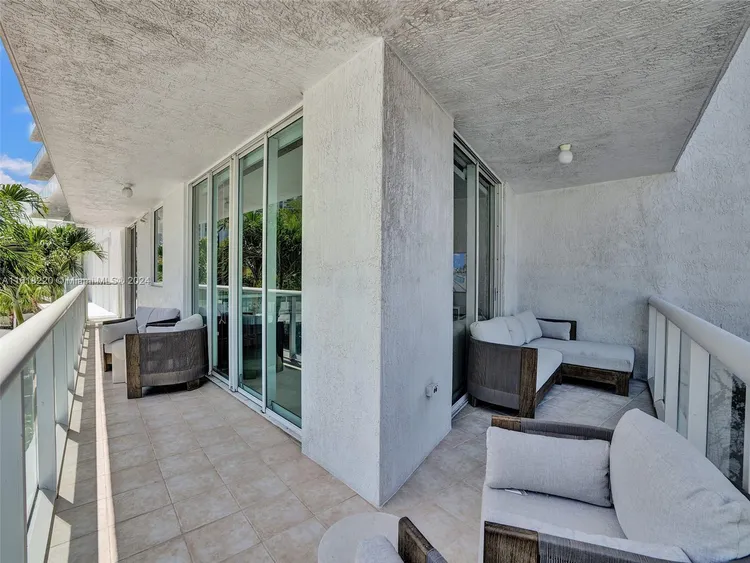 Grand Venetian #405 image #14