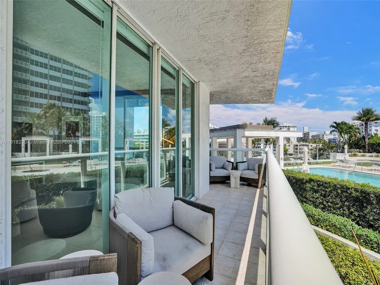 Grand Venetian #405 image #16