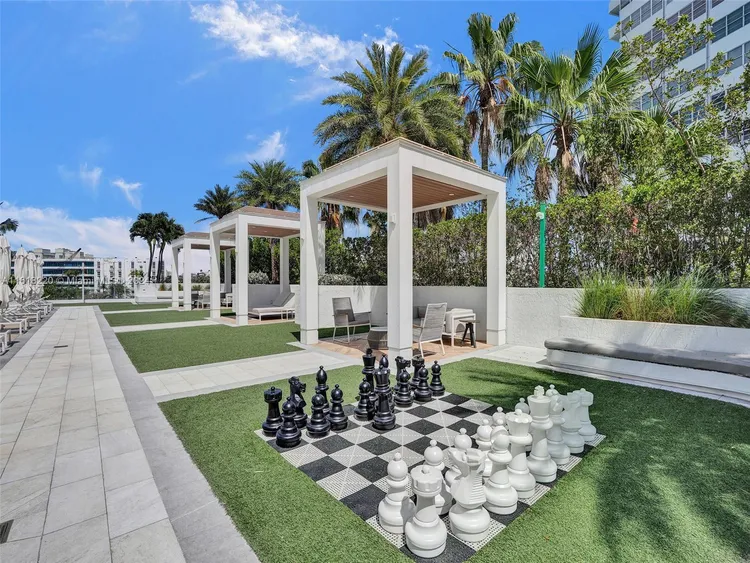 Grand Venetian #405 image #18