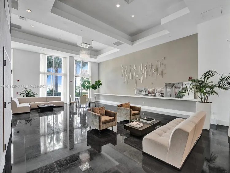 Grand Venetian #405 image #22