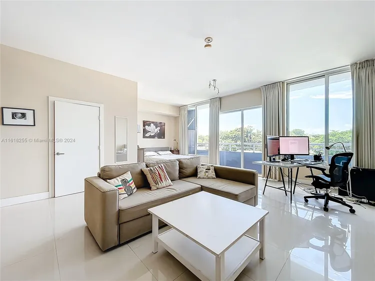Cocostyle Lofts #408 image #19