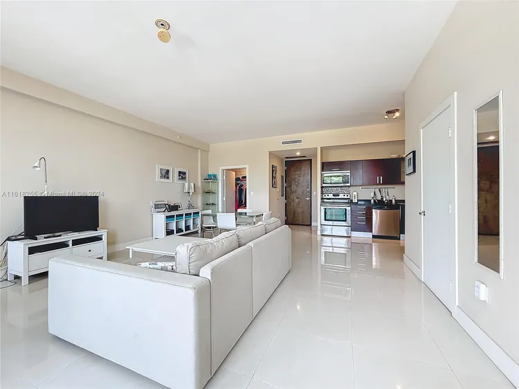 Cocostyle Lofts #408 image #21