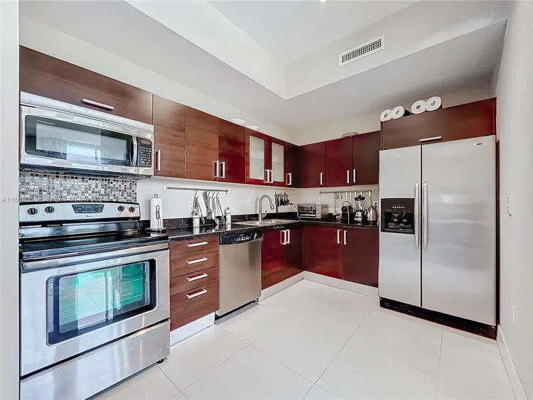 Cocostyle Lofts #408 image #23