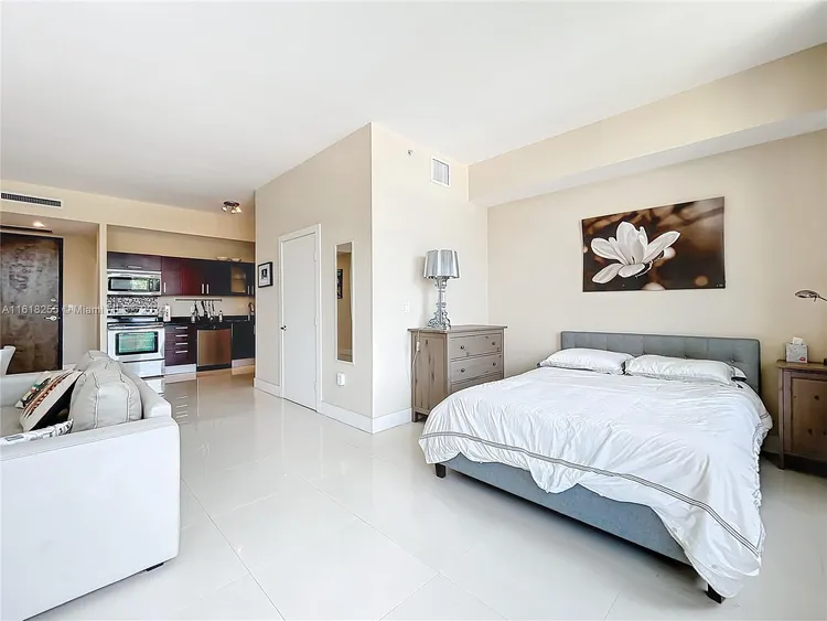 Cocostyle Lofts #408 image #25