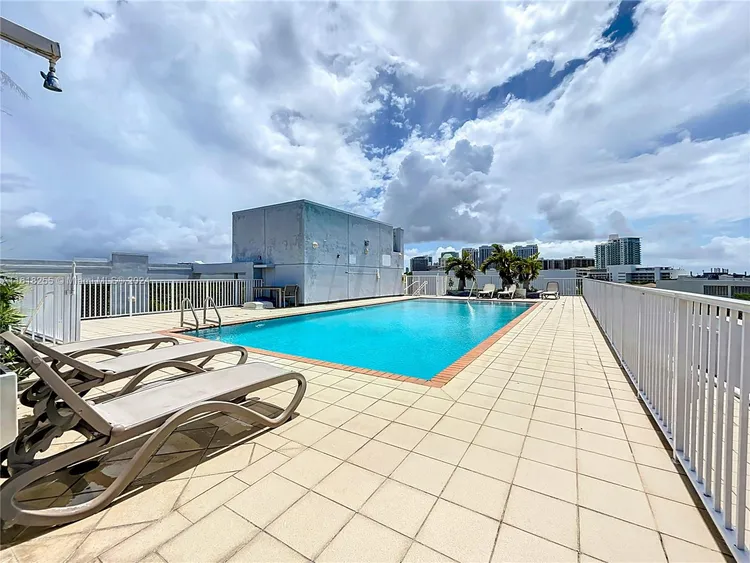 Cocostyle Lofts #408 image #38