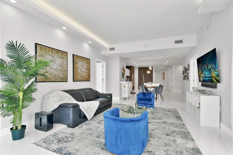 Paramount Miami Worldcenter #2112 image #12