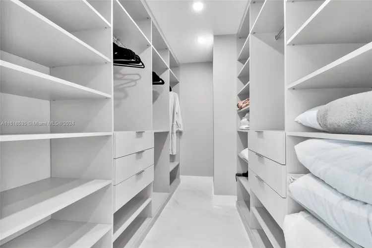 Paramount Miami Worldcenter #2112 image #19