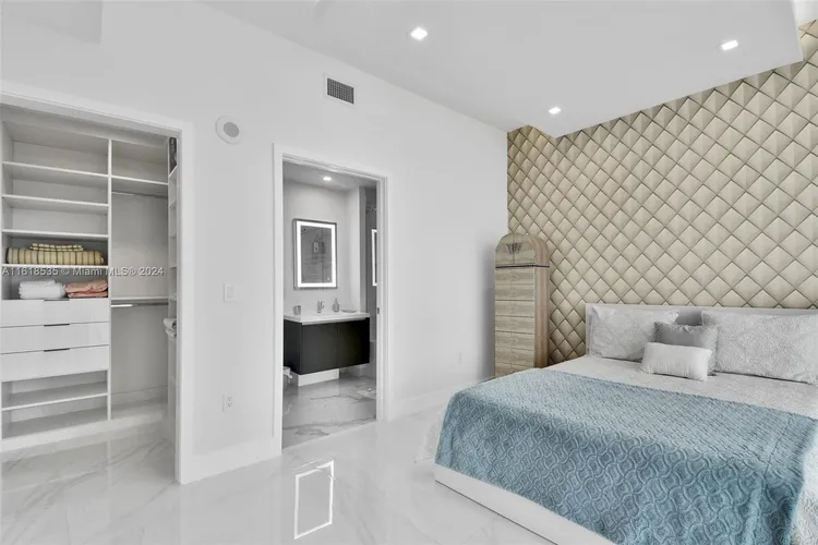 Paramount Miami Worldcenter #2112 image #25