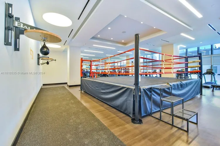 Paramount Miami Worldcenter #2112 image #41