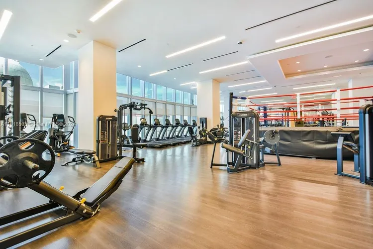 Paramount Miami Worldcenter #2112 image #42