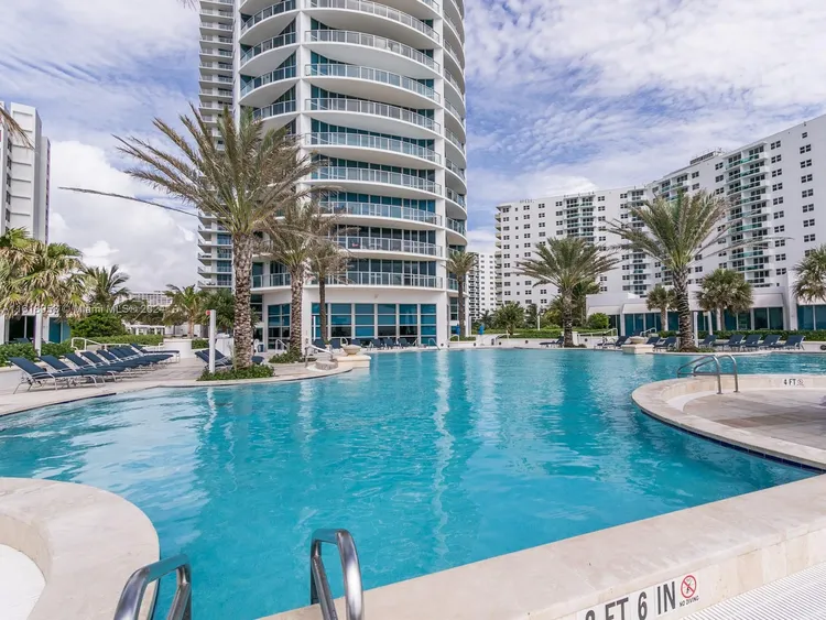 Ocean Palms Hollywood #3205 image #43