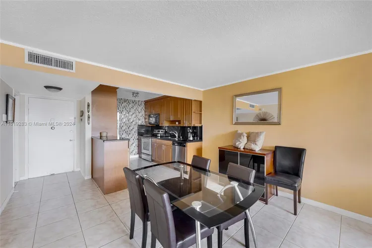 Plaza Towers South #1005 image #6