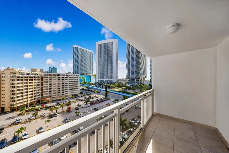 Plaza Towers South #1005 image #8