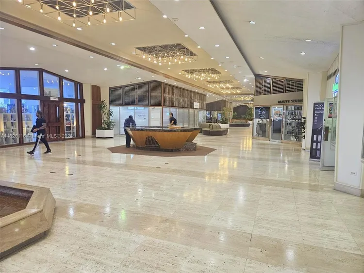 Four Ambassadors #1249 image #20