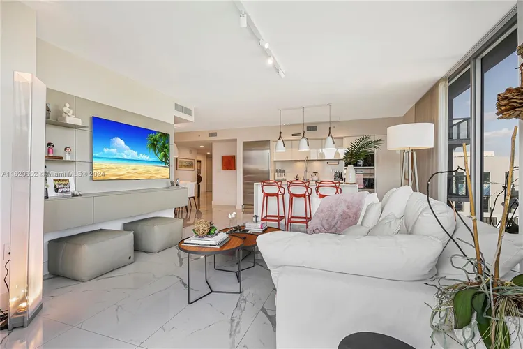 Bijou #602 image #14