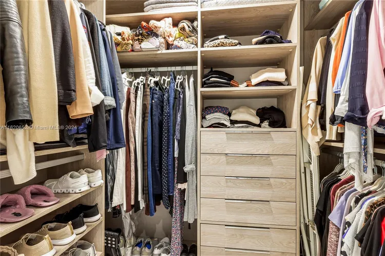 Bijou #602 image #19