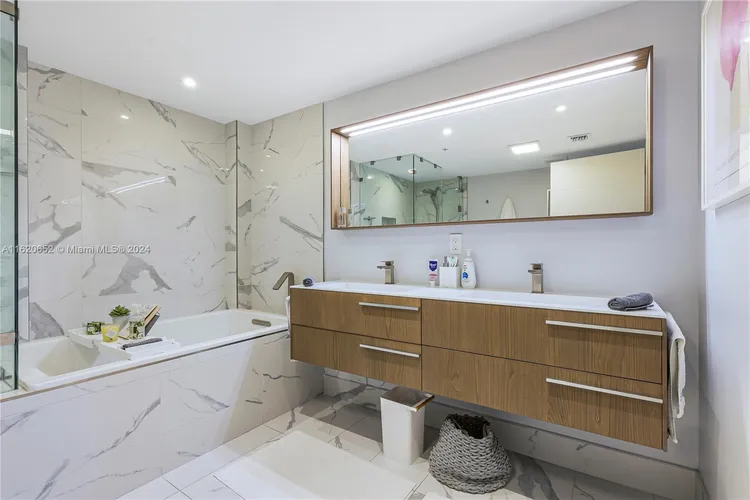 Bijou #602 image #24