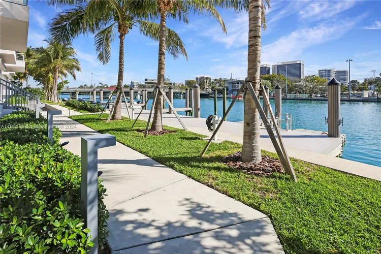 Bijou #602 image #61