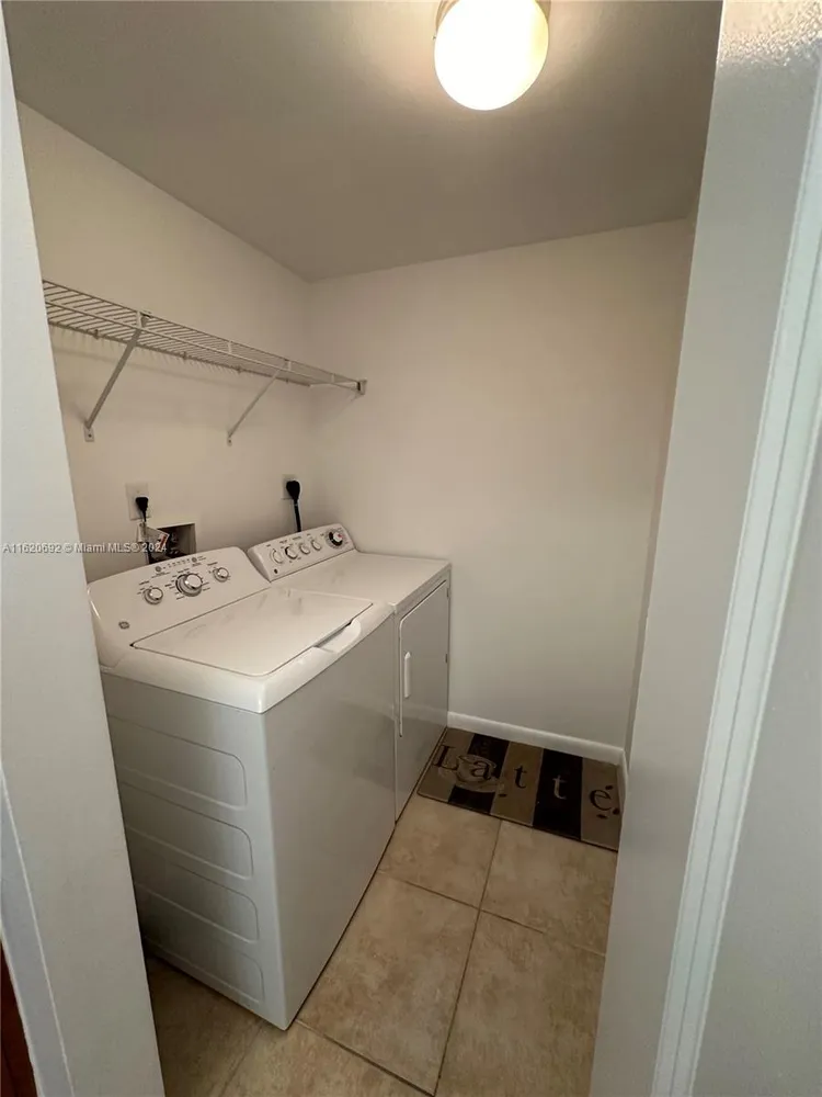 Toscano #602S image #10