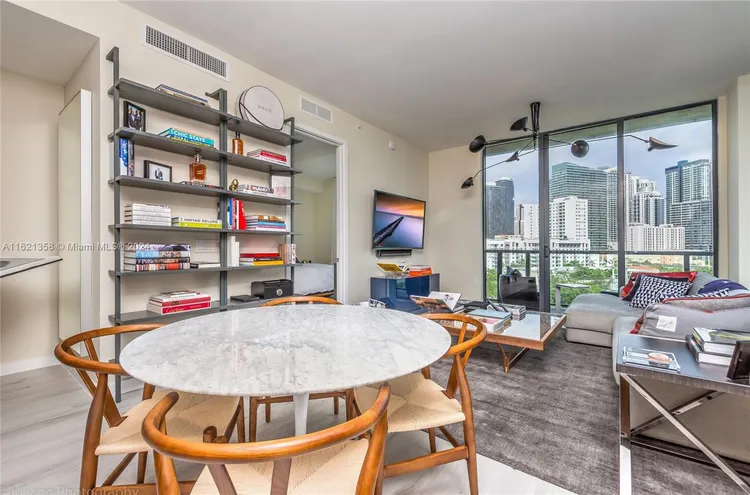 Cassa Brickell #807 image #10