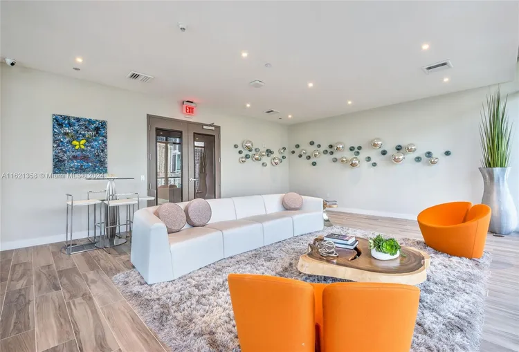 Cassa Brickell #807 image #19