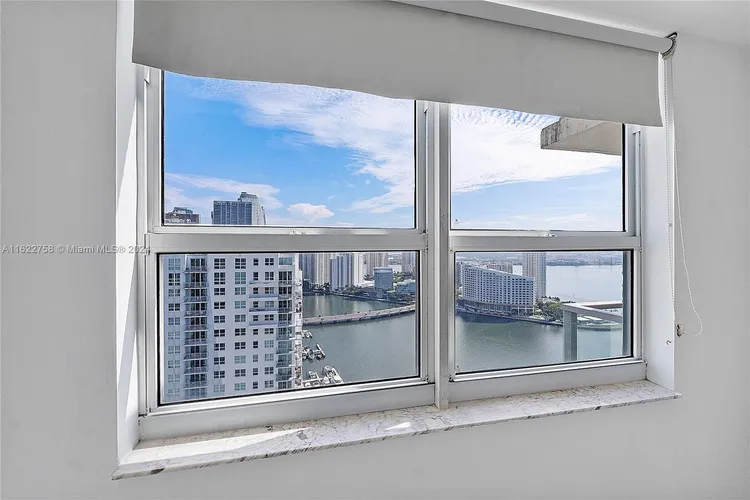 The Mark #3410 image #28