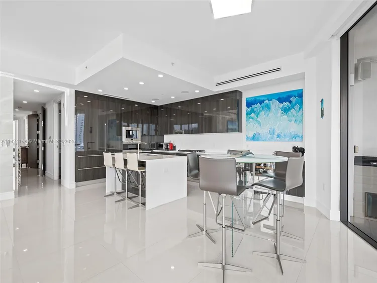 Echo Aventura #901 image #8