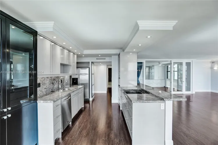 Towers of Key Biscayne #A201 image #29