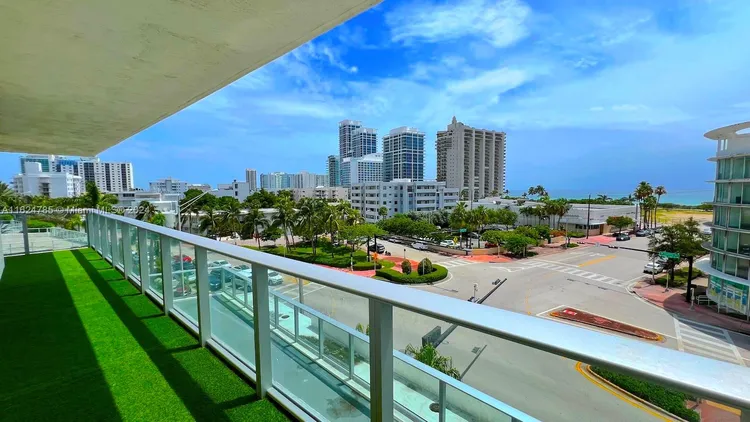 Peloro Miami Beach #517 image #9