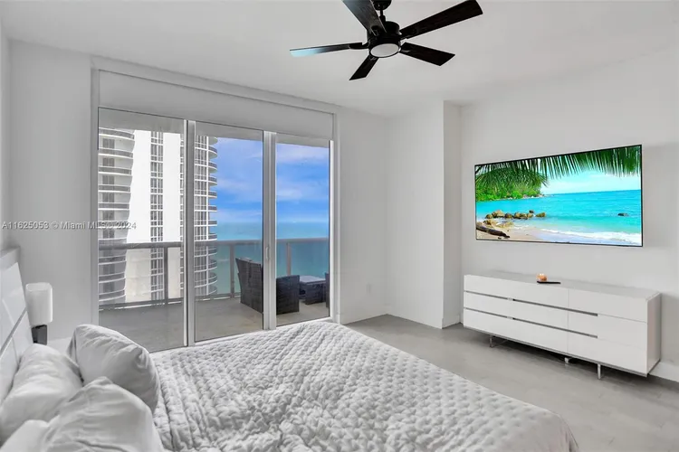 Trump Tower 2 #2702 image #10