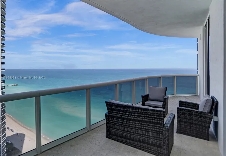 Trump Tower 2 #2702 image #11