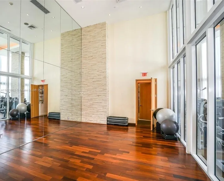 Trump Tower 2 #2702 image #27