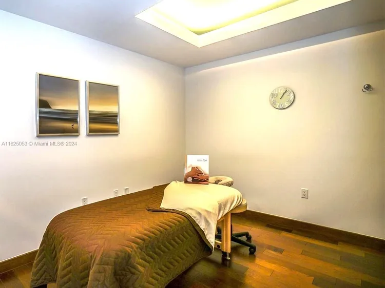 Trump Tower 2 #2702 image #29