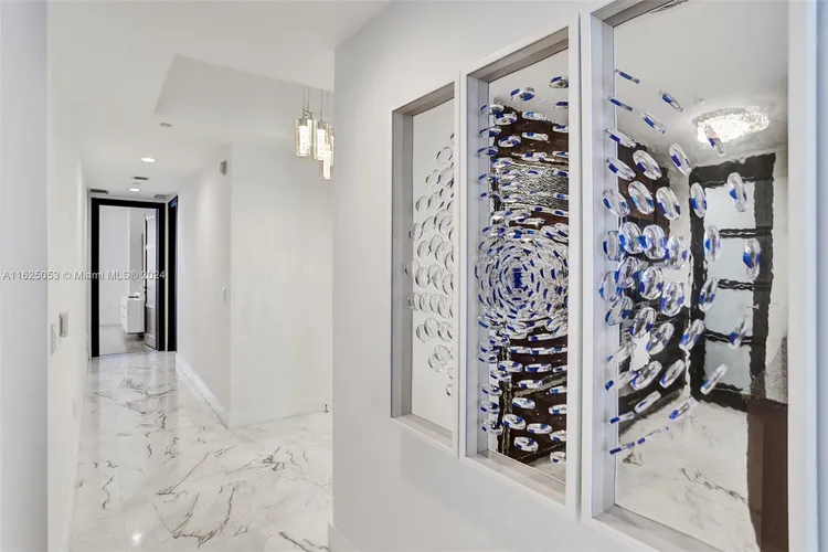 Trump Tower 2 #2702 image #9