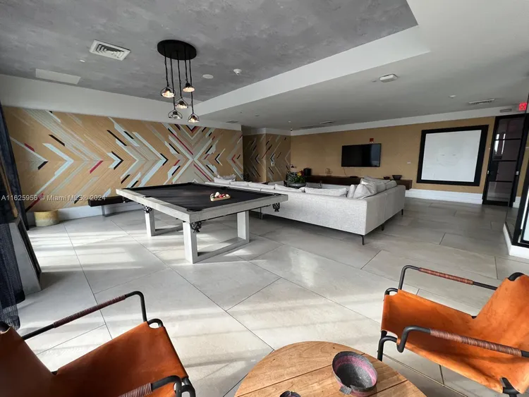 Hyde Midtown #910 image #9