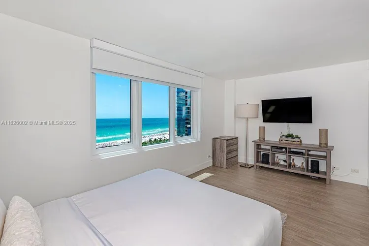 Roney Palace #1242 image #19