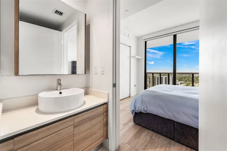 Hyde Midtown #2515 image #8