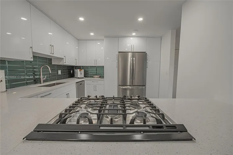 Parker Plaza Estates #1606 image #10