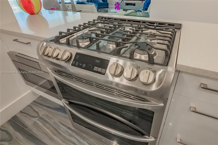 Parker Plaza Estates #1606 image #11