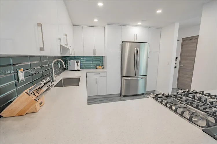 Parker Plaza Estates #1606 image #12