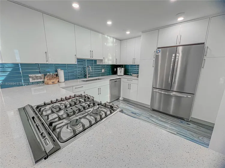 Parker Plaza Estates #1606 image #6