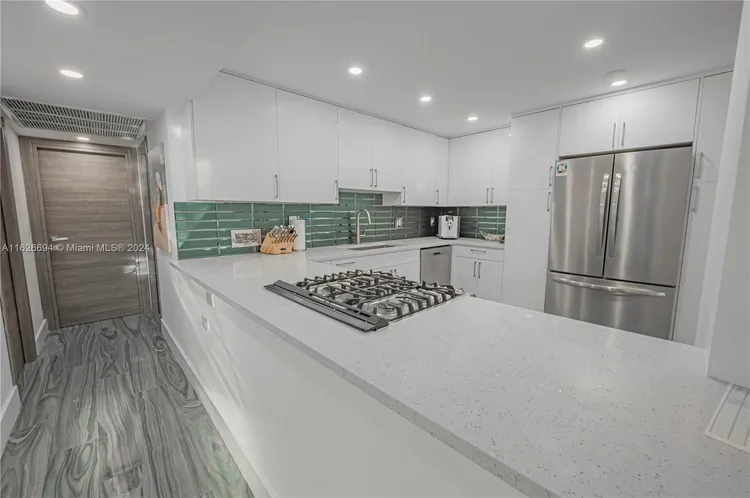 Parker Plaza Estates #1606 image #9