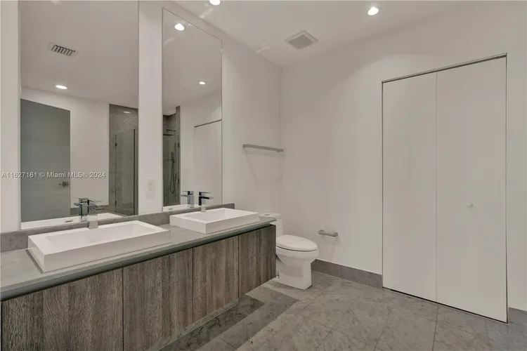 SLS Lux Brickell #5401 image #13